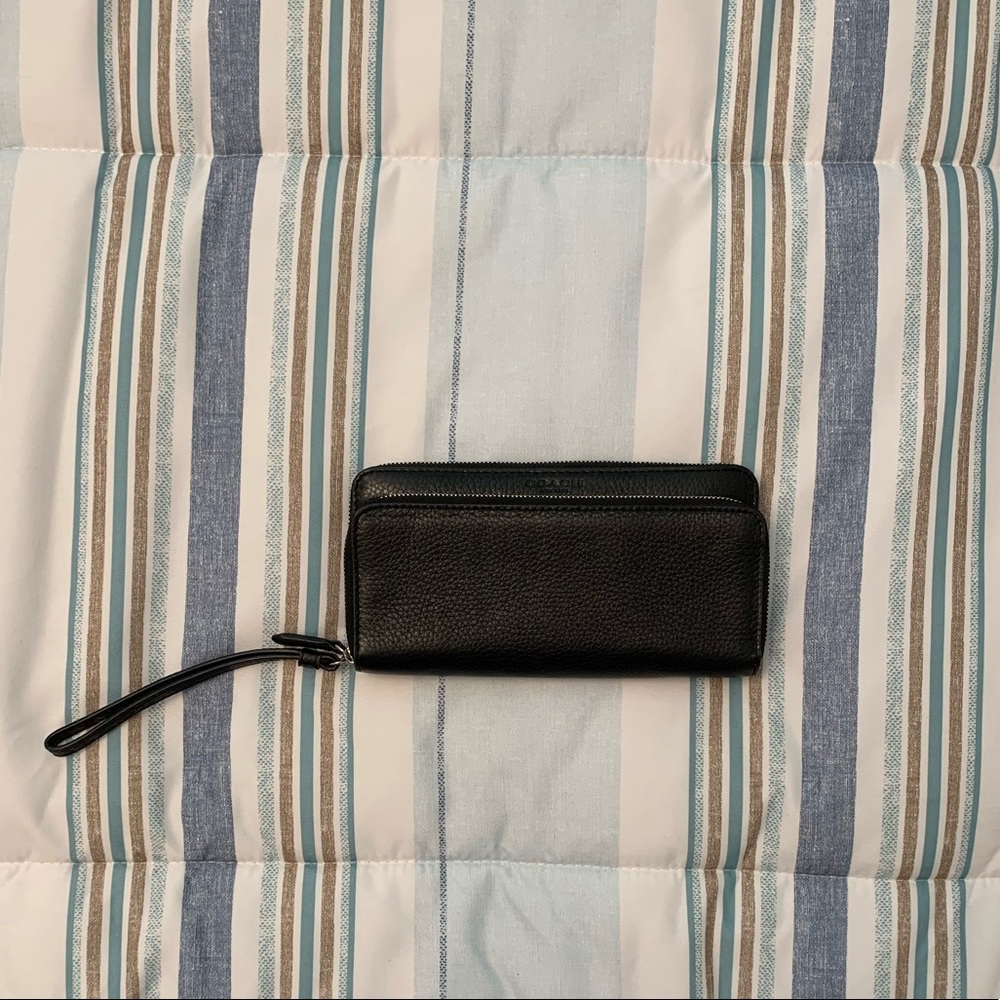 Black COACH Double-Zipper Black Wallet